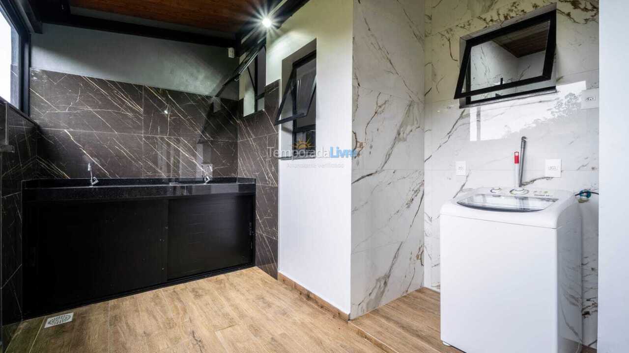 Casa para alquiler de vacaciones em Bombinhas (Praia de Zimbros)