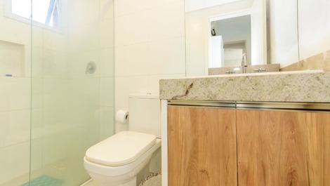 Apartment in Jurerê Tradicional, 500 meters from the beach.