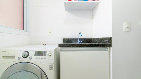 Apartment in Jurerê Tradicional, 500 meters from the beach.