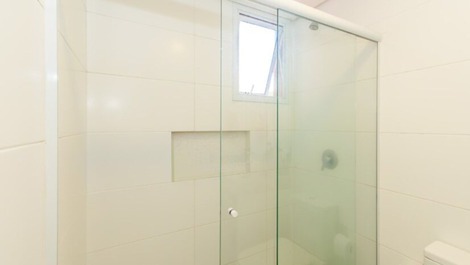 Apartment in Jurerê Tradicional, 500 meters from the beach.