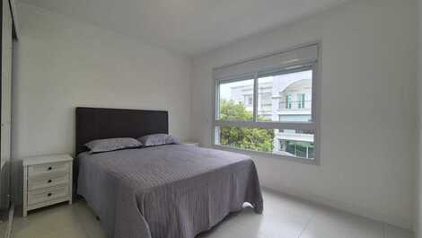 JURERÊ, 3 SUITES, A 200 METROS DE LA PLAYA