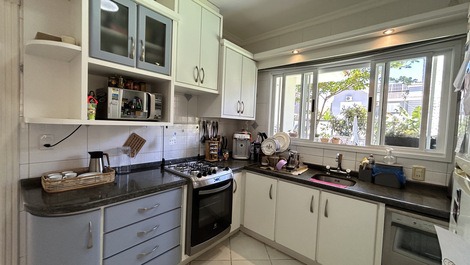 Casa completa cerca de la playa de Jurerê.