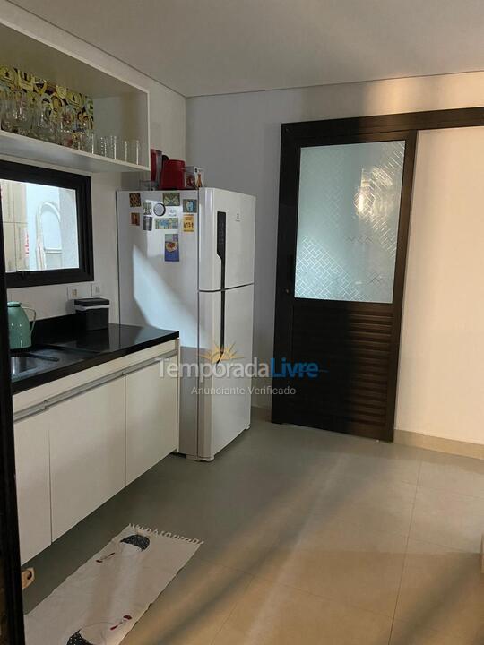 Casa para alquiler de vacaciones em São Sebastião (Camburi)