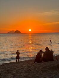 Hermosa casa adosada disponible para alquiler.