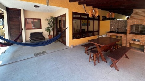 Excelente casa de condomínio disponível para locação!