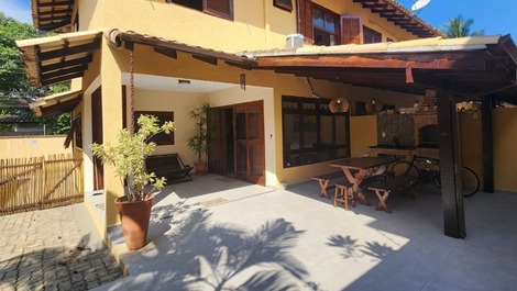 Excelente casa de condomínio disponível para locação!