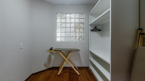 🏖️ Brito’House: Casa de Luxo com Piscina a 5 min da Praia