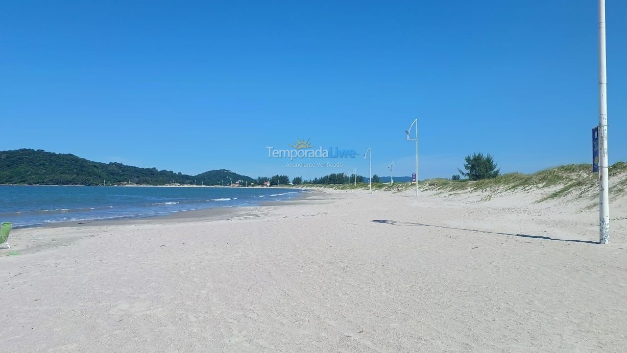 Apartamento para aluguel de temporada em Palhoça (Praia do Sonho)