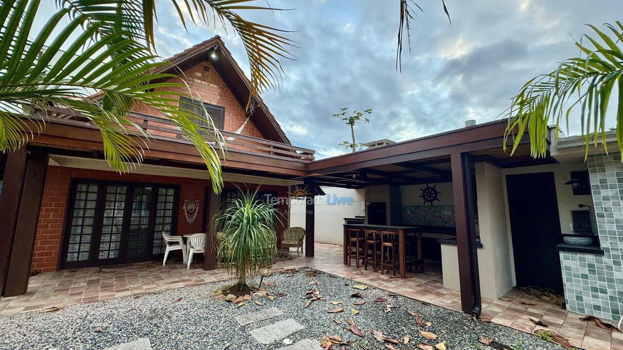 House for vacation rental in Bombinhas (Morrinhos)