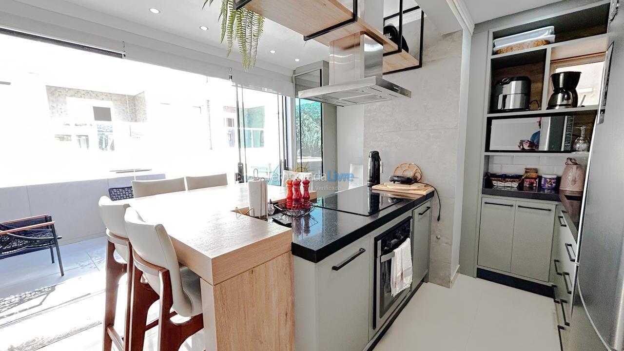 Apartment for vacation rental in Bombinhas (Mariscal)