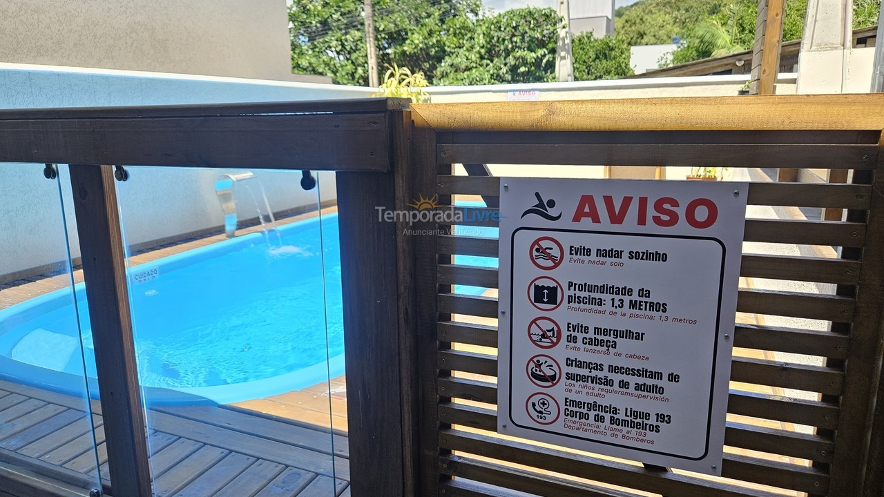 Casa para aluguel de temporada em Bombinhas (Praia de Zimbros)