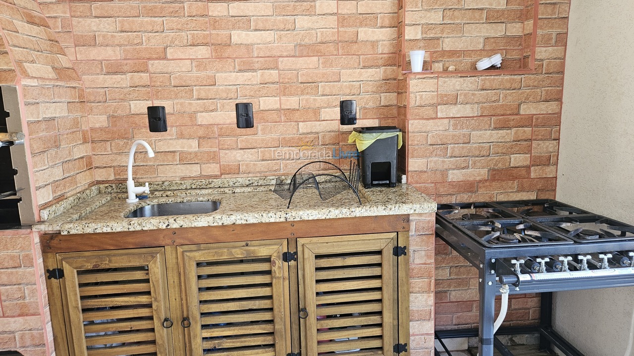 Casa para aluguel de temporada em Bombinhas (Praia de Zimbros)