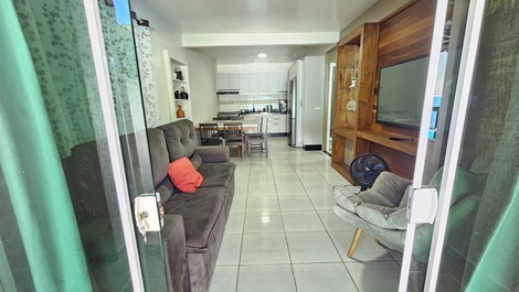 Casa Familiar com Piscina em Zimbros