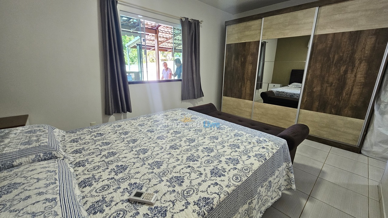 Casa para aluguel de temporada em Bombinhas (Praia de Zimbros)