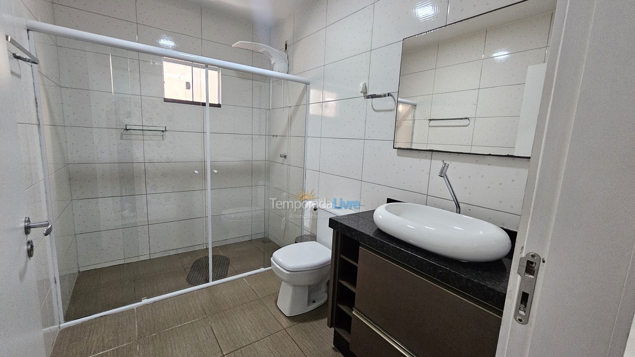 Casa para aluguel de temporada em Bombinhas (Praia de Zimbros)