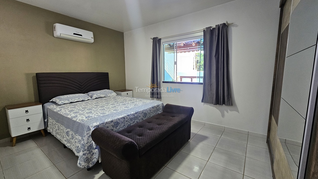 Casa para aluguel de temporada em Bombinhas (Praia de Zimbros)