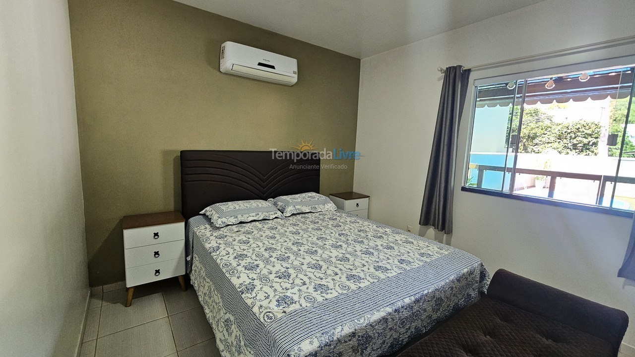 Casa para aluguel de temporada em Bombinhas (Praia de Zimbros)