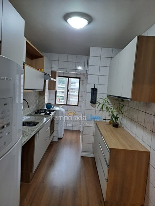 Apartamento para aluguel de temporada em Itapema (Meia Praia)