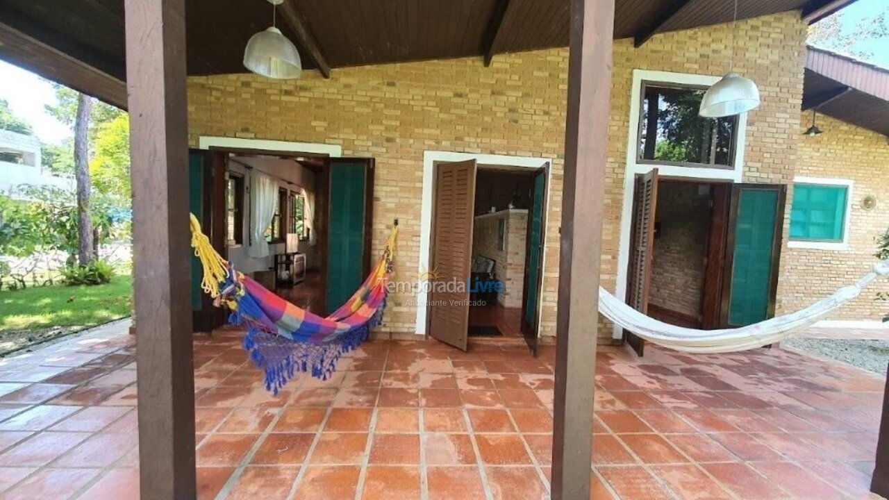 Casa para aluguel de temporada em Ubatuba (Itamambuca)