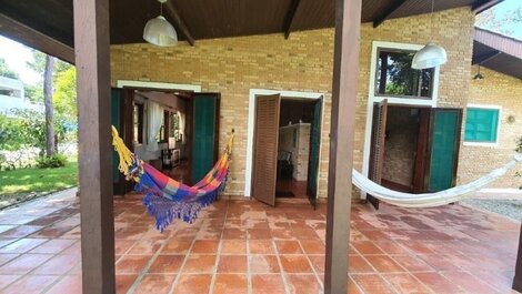Casa a 80m da praia de Itamambuca