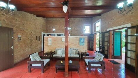 Casa a 80m da praia de Itamambuca