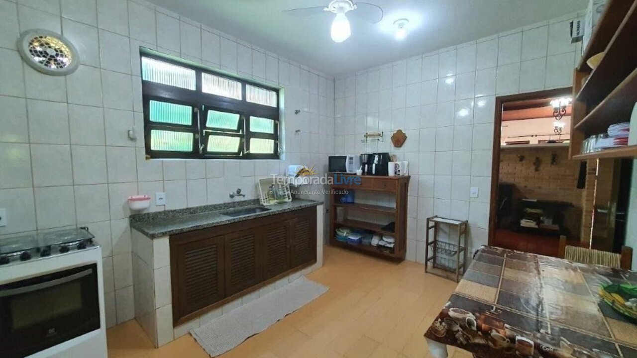 Casa para aluguel de temporada em Ubatuba (Itamambuca)