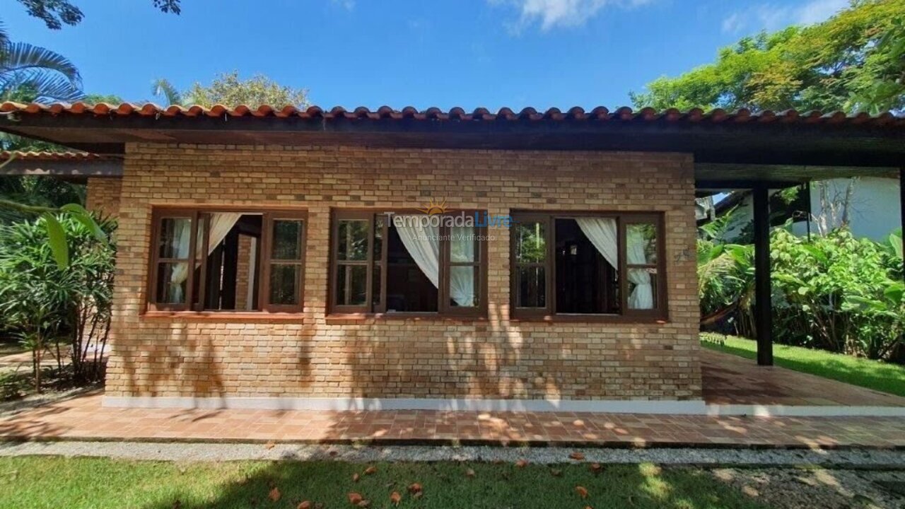 Casa para aluguel de temporada em Ubatuba (Itamambuca)