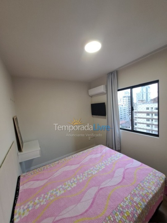 Apartamento para aluguel de temporada em Itapema (Meia Praia)