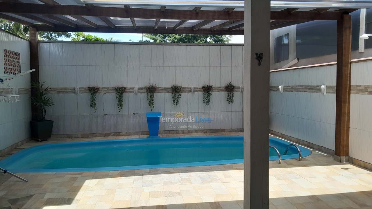 Casa para aluguel de temporada em Itapoá (Barra do Saí)