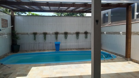 Casa para aluguel de temporada em Itapoá (Barra do Saí)