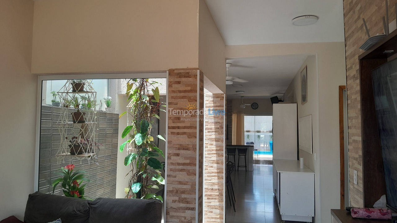 Casa para aluguel de temporada em Itapoá (Barra do Saí)