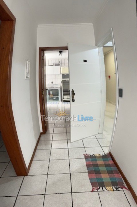 Apartamento para aluguel de temporada em Itapema (Meia Praia)