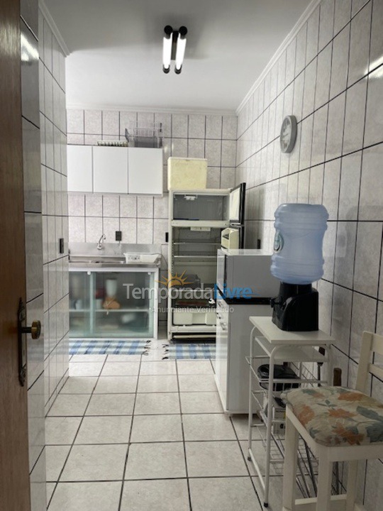 Apartamento para aluguel de temporada em Itapema (Meia Praia)