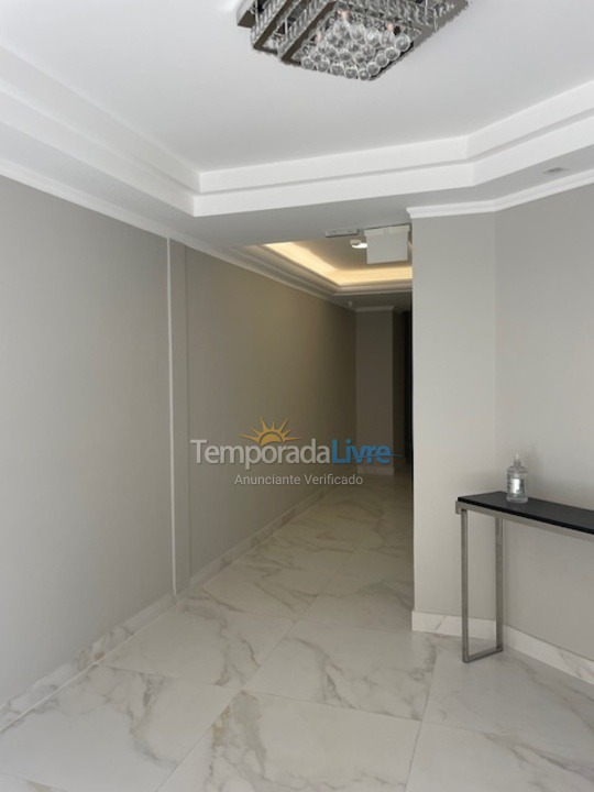 Apartamento para aluguel de temporada em Itapema (Meia Praia)