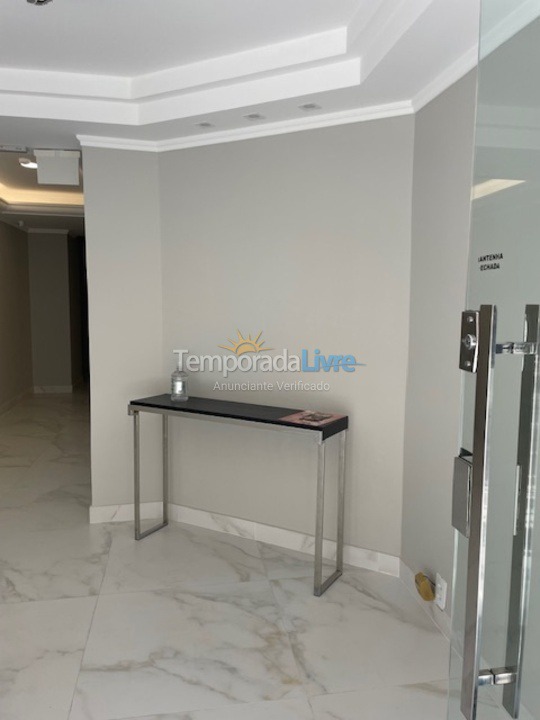 Apartamento para aluguel de temporada em Itapema (Meia Praia)