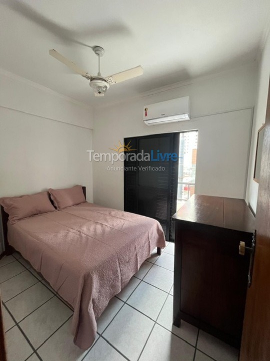 Apartamento para aluguel de temporada em Itapema (Meia Praia)