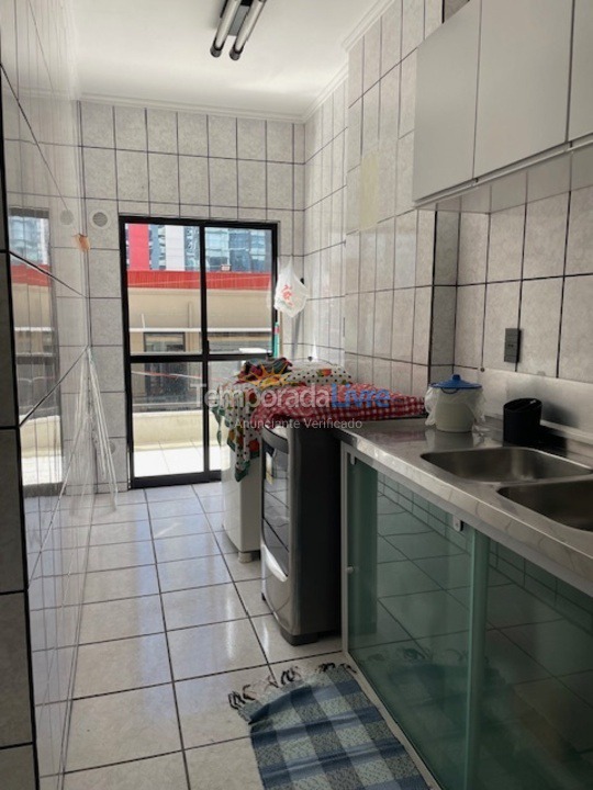 Apartamento para aluguel de temporada em Itapema (Meia Praia)