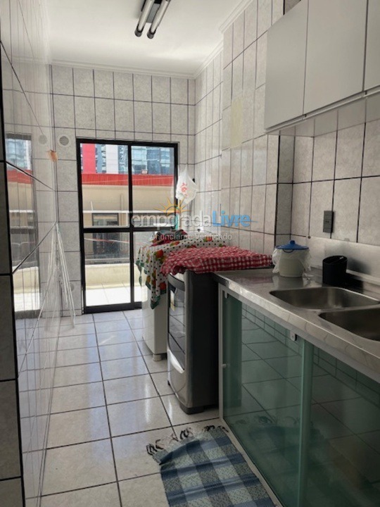 Apartamento para aluguel de temporada em Itapema (Meia Praia)