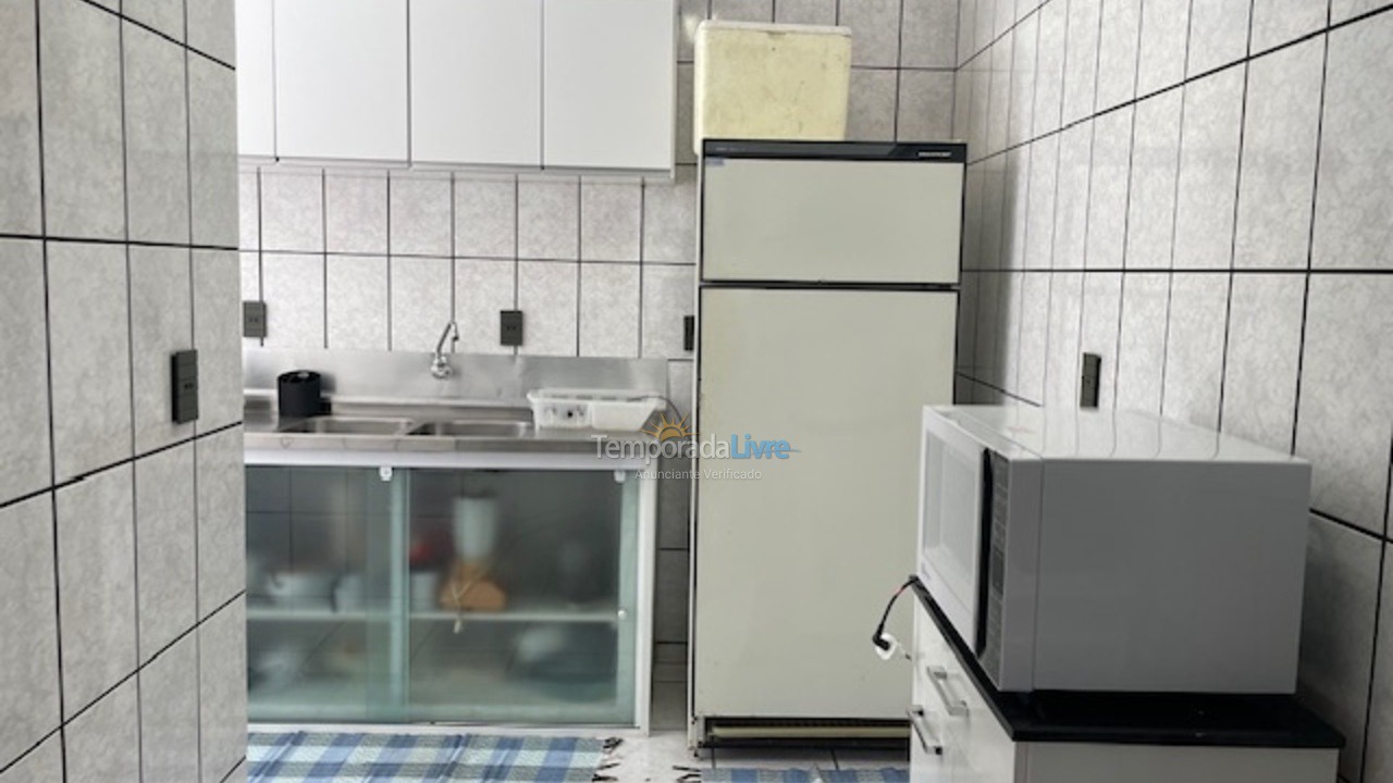 Apartamento para aluguel de temporada em Itapema (Meia Praia)