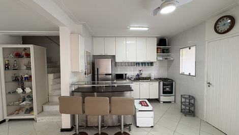 Available for New Year's Eve! House 30 meters from Juquehy Beach