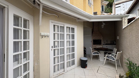 Available for New Year's Eve! House 30 meters from Juquehy Beach