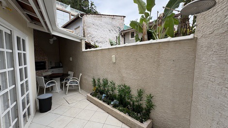 Available for New Year's Eve! House 30 meters from Juquehy Beach