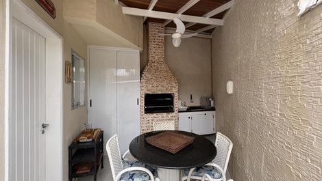 Available for New Year's Eve! House 30 meters from Juquehy Beach