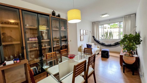 Beachfront apartment in Florianópolis for 4 people with pool.