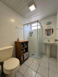 Beachfront apartment in Florianópolis for 4 people with pool.