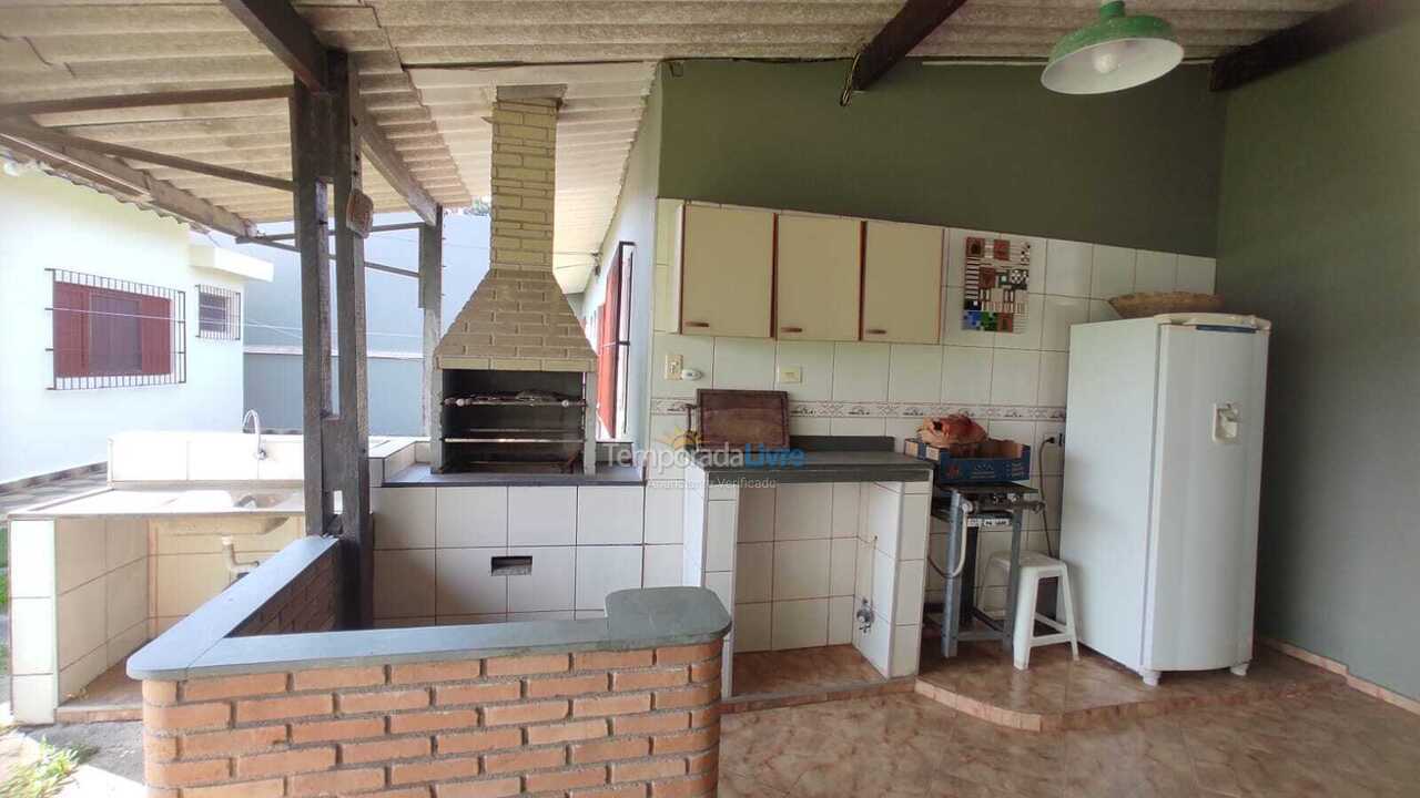 Casa para aluguel de temporada em Caraguatatuba (Porto Novo)