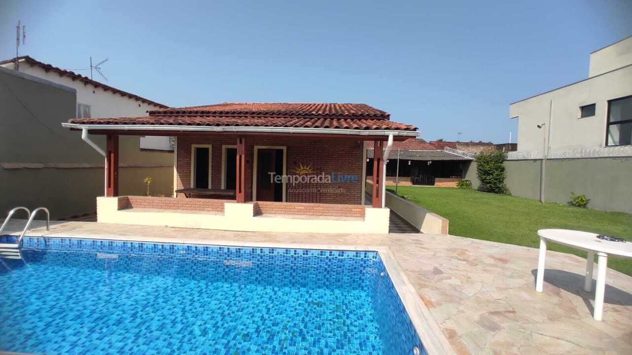 Casa para aluguel de temporada em Caraguatatuba (Porto Novo)