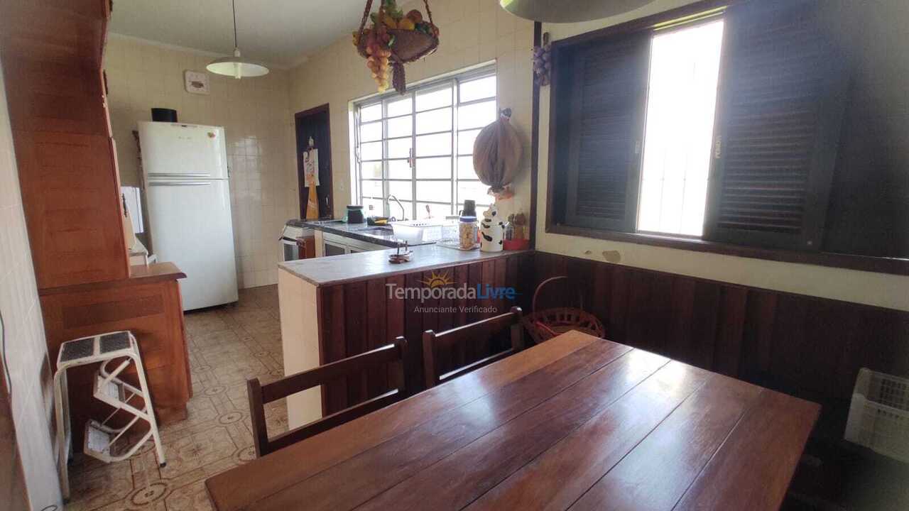 Casa para aluguel de temporada em Caraguatatuba (Porto Novo)