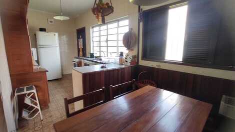 Casa no Litoral SP e espaço pra festas!