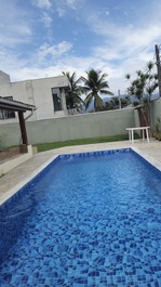 Casa no Litoral SP e espaço pra festas!